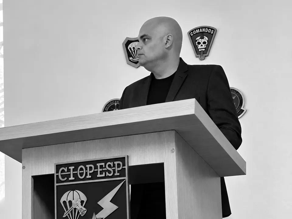 Fabio Gomes speaking at the Brazilian Army Special Operations command